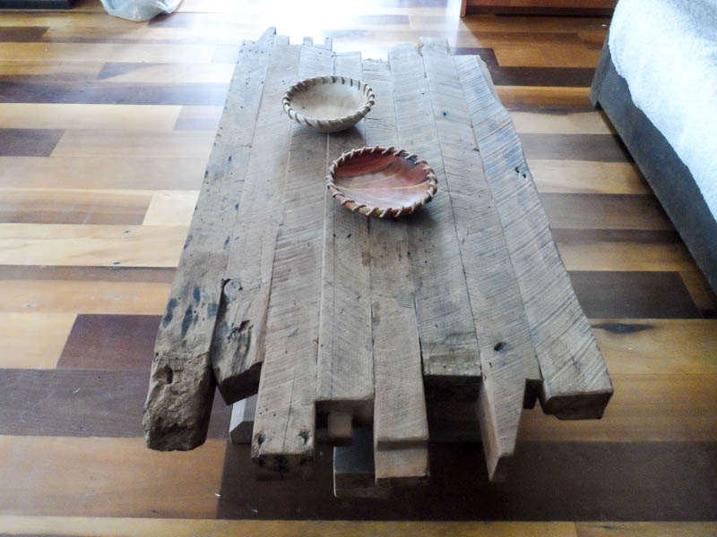 mueble rústico de madera sustentable y reciclada