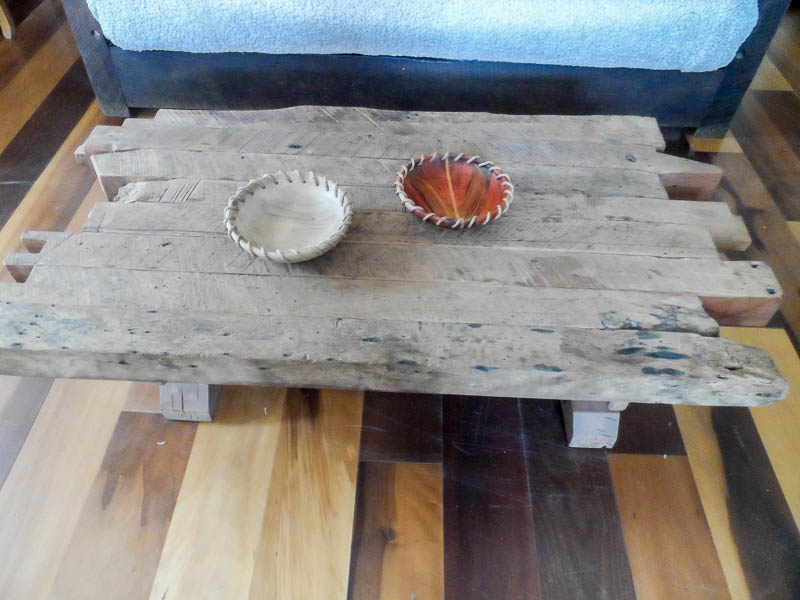 mesa de centro con madera reciclada