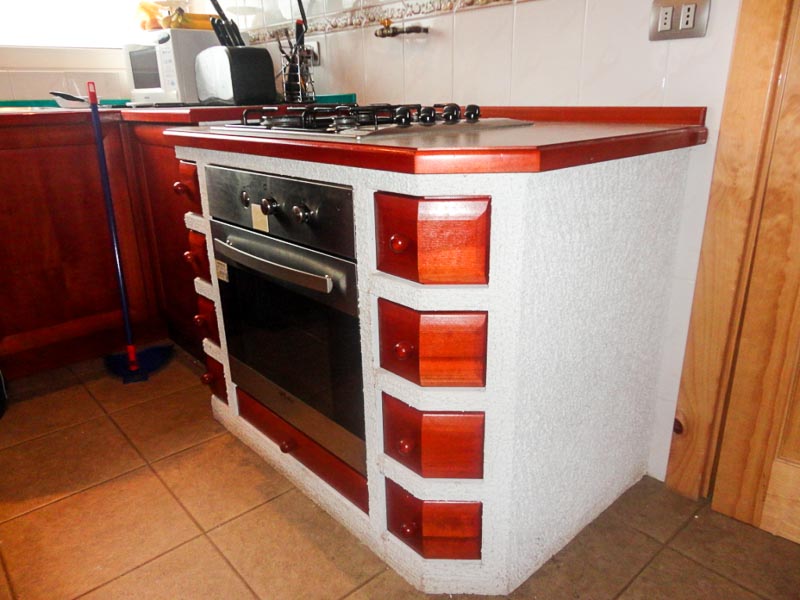 Mueble de cocina rústico con horno